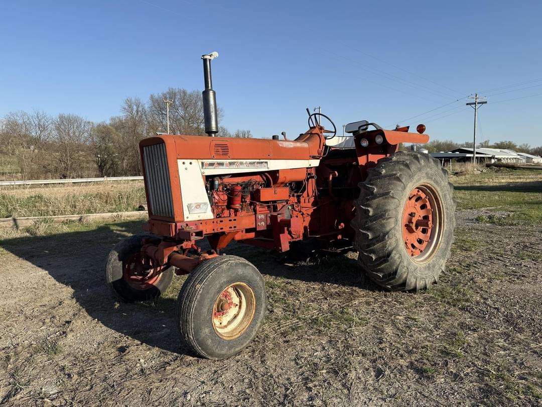 Hines Auction Service Inc in Wisconsin Tractor Zoom